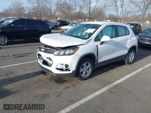 2019 Chevrolet Trax LS with VIN 3GNCJNSB5KL242561, listed as a IAAI auction lot 41662487 with 38,209 mi miles. Bid and sale history available at carsss.com. Image 2.
