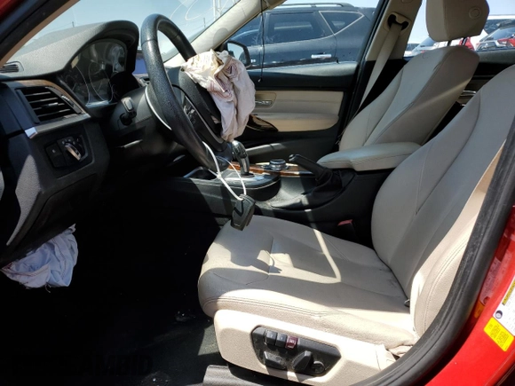 2015 BMW 3 Series 328i z VIN WBA3C1C51FK118201, wystawiony jako Copart lot #56238705 z przebiegiem 90 416 mil mil oraz Szkoda całkowita • Salvage title. Historia ofert i sprzedaży dostępna na DreamBid. Obrazek 7.