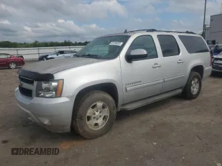 2014 Chevrolet Suburban LS z VIN 1GNSKHE72ER177294, wystawiony jako Copart lot #61226325 z przebiegiem 117 707 mil mil oraz Czysty tytuł • Clean title. Historia ofert i sprzedaży dostępna na DreamBid. Obrazek 1.