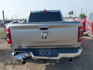 2019 Ram 1500 Big Horn z VIN 1C6RREFT6KN716958, wystawiony jako IAAI lot #41882909 z przebiegiem 119 991 mil mil oraz . Historia ofert i sprzedaży dostępna na DreamBid. Obrazek 16.