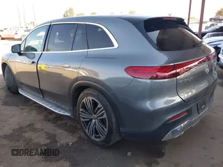 2023 Mercedes-Benz EQS 450+ z VIN 4JGDM2DB2PA001888, wystawiony jako IAAI lot #40797020 z przebiegiem 26 118 mil mil oraz . Historia ofert i sprzedaży dostępna na DreamBid. Obrazek 3.