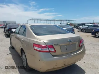 2011 Toyota Camry LE z VIN 4T1BF3EK7BU230614, wystawiony jako IAAI lot #42313505 z przebiegiem 218 730 mil mil oraz . Historia ofert i sprzedaży dostępna na DreamBid. Obrazek 3.