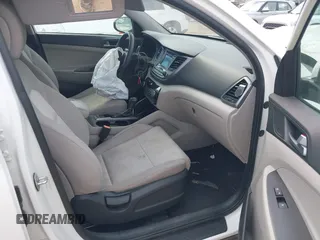 2016 Hyundai Tucson SE z VIN KM8J3CA43GU092864, wystawiony jako IAAI lot #40366787 z przebiegiem 126 462 mil mil oraz . Historia ofert i sprzedaży dostępna na DreamBid. Obrazek 5.