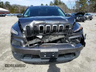 2016 Jeep Cherokee Latitude with VIN 1C4PJMCB0GW371764, listed as a Copart auction lot 47958335 with 121,571 mi miles and Salvage Title. Bid and sale history available at carsss.com. Image 5.