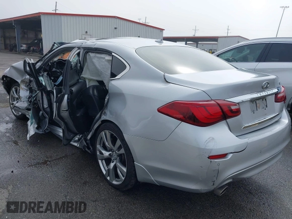2018 Infiniti Q70 Luxe с VIN JN1BY1PPXJM330669, выставлен на аукционе IAAI как лот 41627984 с пробегом Не указан миль и . История ставок и продаж доступна на DreamBid. Изображение 3.