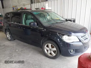 2010 Volkswagen Routan SE with VIN 2V4RW3D13AR159151, listed as a IAAI auction lot 42522117 with 194,338 mi miles and . Bid and sale history available at DreamBid. Image 1.