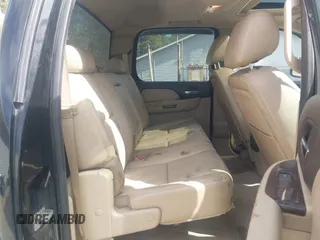 2011 GMC Sierra 2500HD Denali z VIN 1GT125C85BF190441, wystawiony jako IAAI lot #41971167 z przebiegiem 289 776 mil mil oraz . Historia ofert i sprzedaży dostępna na DreamBid. Obrazek 8.