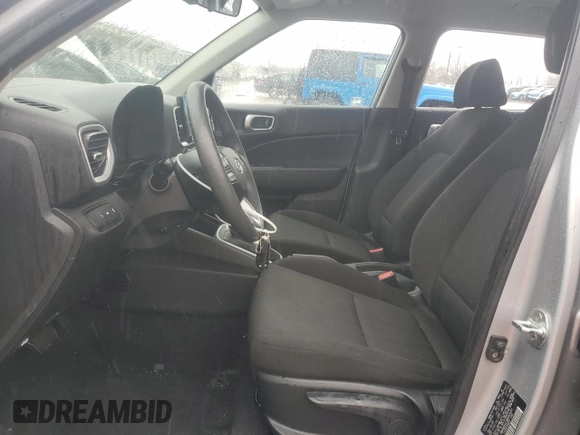 2021 Hyundai Venue SE z VIN KMHRB8A32MU065824, wystawiony jako Copart lot #51959315 z przebiegiem 75 370 mil mil oraz Szkoda całkowita • Salvage title. Historia ofert i sprzedaży dostępna na DreamBid. Obrazek 7.