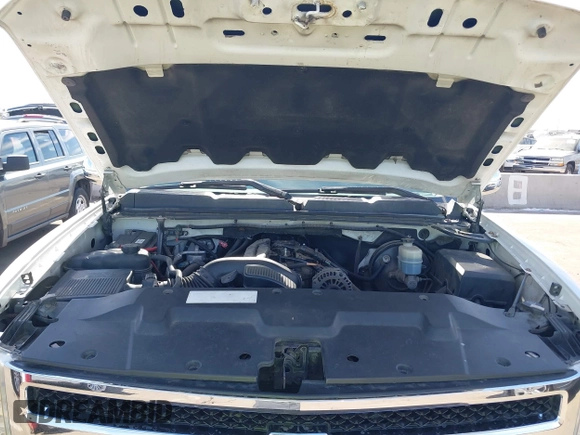 2009 Chevrolet Silverado 1500 Work Truck with VIN 1GCEC14019Z276063, listed as a IAAI auction lot 41654795 with 190,331 mi miles. Bid and sale history available at carsss.com. Image 10.