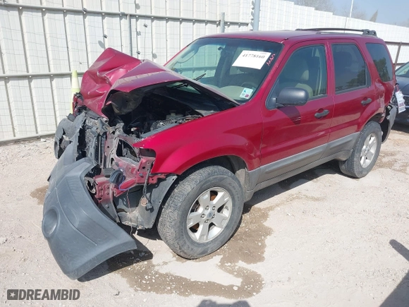 2005 Ford Escape XLT with VIN 1FMYU931X5KD39419, listed as a IAAI auction lot 41778160 with 37,234 mi miles. Bid and sale history available at carsss.com. Image 2.