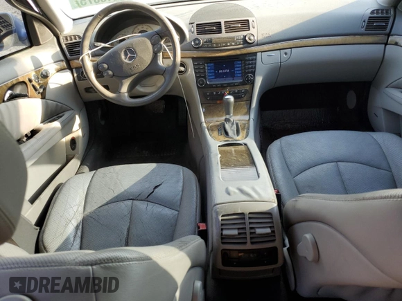 2007 Mercedes-Benz E 550 z VIN WDBUF72X17B045139, wystawiony jako Copart lot #55218075 z przebiegiem 148 304 mil mil oraz Szkoda całkowita • Salvage title. Historia ofert i sprzedaży dostępna na DreamBid. Obrazek 8.