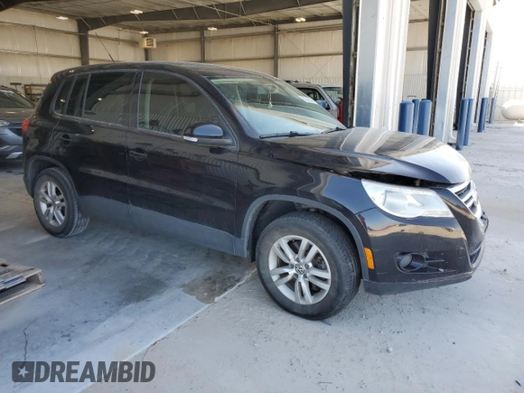 2011 Volkswagen Tiguan SE with VIN WVGBV7AX3BW520381, listed as a Copart auction lot 52288555 with 170,460 mi miles and Salvage Title. Bid and sale history available at DreamBid. Image 4.