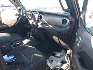 2022 Jeep Gladiator High Altitude with VIN 1C6HJTFG2NL183405, listed as a IAAI auction lot 41341938 with Not provided miles and . Bid and sale history available at DreamBid. Image 5.