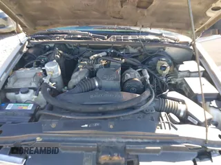 2000 Chevrolet S-10 LS with VIN 1GCCS1953Y8230205, listed as a IAAI auction lot 41291801 with 97,197 mi miles. Bid and sale history available at carsss.com. Image 10.