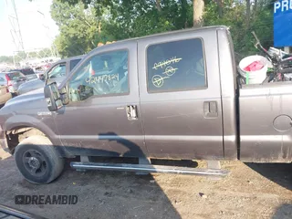 2005 Ford F-250 XL с VIN 1FTSW21PX5EC94046, выставлен на аукционе IAAI как лот 42447824 с пробегом 218 587 миль миль и . История ставок и продаж доступна на DreamBid. Изображение 13.