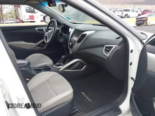 2013 Hyundai Veloster w/Gray Int с VIN KMHTC6AD5DU089115, выставлен на аукционе IAAI как лот 42498078 с пробегом 119 144 миль миль и . История ставок и продаж доступна на DreamBid. Изображение 5.