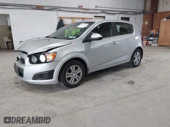 2016 Chevrolet Sonic LT z VIN 1G1JC6SG9G4151259, wystawiony jako IAAI lot #42341705 z przebiegiem 131 981 mil mil oraz . Historia ofert i sprzedaży dostępna na DreamBid. Obrazek 17.