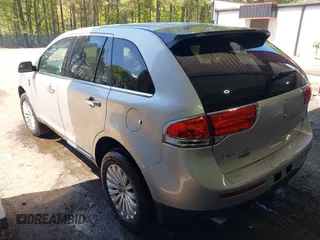 2012 Lincoln MKX with VIN 2LMDJ6JK8CBL03189, listed as a IAAI auction lot 42039099 with 202,689 mi miles. Bid and sale history available at carsss.com. Image 3.