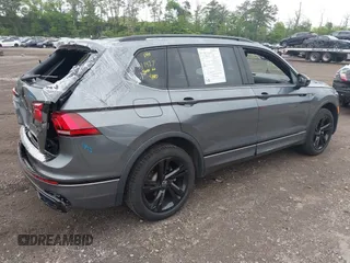 2024 Volkswagen Tiguan SE R-Line Black с VIN 3VV8B7AX4RM136788, выставлен на аукционе IAAI как лот 42246926 с пробегом 5 342 миль миль и . История ставок и продаж доступна на DreamBid. Изображение 4.