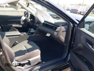2025 Toyota Camry LE z VIN 4T1DAACK5SU581231, wystawiony jako IAAI lot #41934940 z przebiegiem 9887 mil mil oraz . Historia ofert i sprzedaży dostępna na DreamBid. Obrazek 5.