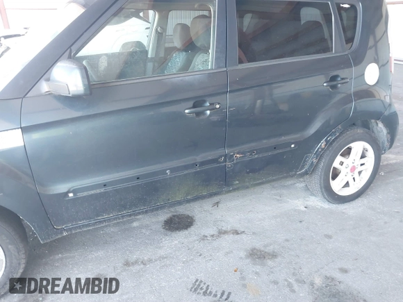 2011 Kia Soul + with VIN KNDJT2A25B7279401, listed as a IAAI auction lot 41874955 with 177,944 mi miles. Bid and sale history available at carsss.com. Image 6.