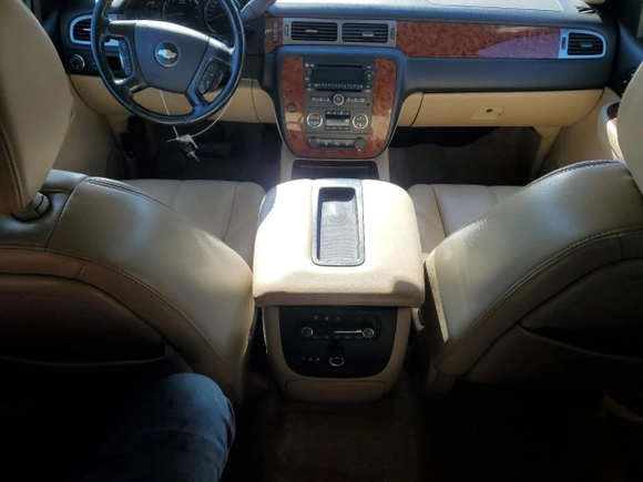 2007 Chevrolet Suburban LT with VIN 1GNFC16007R274939, listed as a Copart auction lot 88942865 with 240,905 mi miles and Salvage Title. Bid and sale history available at carsss.com. Image 8.