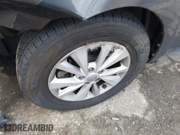 2017 Kia Sedona LX with VIN KNDMB5C14H6239766, listed as a IAAI auction lot 42049371 with 105,101 mi miles. Bid and sale history available at carsss.com. Image 12.