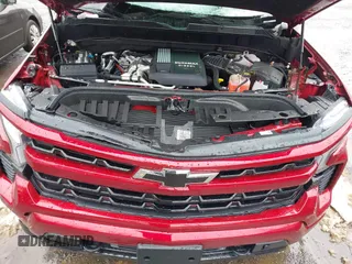 2025 Chevrolet Silverado 1500 with VIN 1GCUKEE80SZ146016, listed as a IAAI auction lot 41565328 with 7 mi miles and . Bid and sale history available at DreamBid. Image 10.
