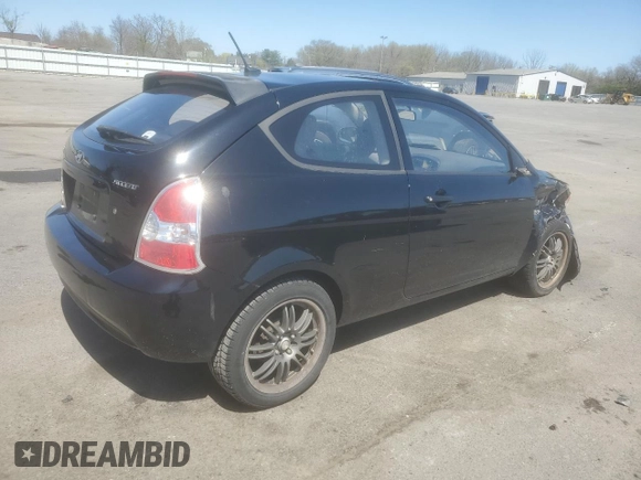 2011 Hyundai Accent GS z VIN KMHCM3AC6BU198599, wystawiony jako Copart lot #52154795 z przebiegiem 116 842 mil mil oraz Szkoda całkowita • Salvage title. Historia ofert i sprzedaży dostępna na DreamBid. Obrazek 3.