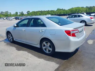 2012 Toyota Camry L with VIN 4T1BF1FK4CU061477, listed as a IAAI auction lot 42004963 with 286,689 mi miles. Bid and sale history available at carsss.com. Image 3.
