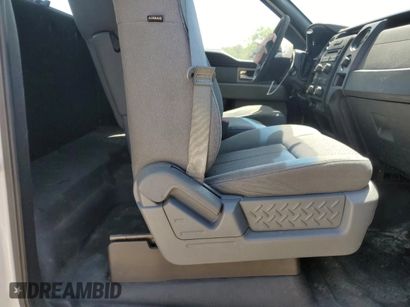 2011 Ford F-150 XL z VIN 1FTMF1EM7BKE19388, wystawiony jako Copart lot #53901755 z przebiegiem 225 208 mil mil oraz Czysty tytuł • Clean title. Historia ofert i sprzedaży dostępna na DreamBid. Obrazek 11.