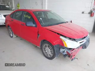 2008 Ford Focus SE z VIN 1FAHP35N38W154172, wystawiony jako IAAI lot #42241138 z przebiegiem 139 866 mil mil oraz . Historia ofert i sprzedaży dostępna na DreamBid. Obrazek 1.