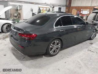 2022 Mercedes-Benz E-Class E 350 with VIN W1KZF8EB8NB092877, listed as a IAAI auction lot 41549838 with 24,489 mi miles. Bid and sale history available at carsss.com. Image 4.