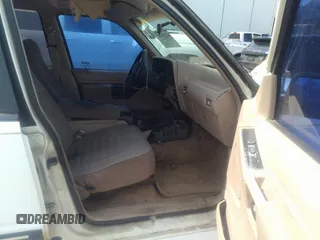 1993 Ford Explorer Eddie Bauer z VIN 1FMDU32X0PUD64046, wystawiony jako IAAI lot #42295787 z przebiegiem 59 586 mil mil oraz . Historia ofert i sprzedaży dostępna na DreamBid. Obrazek 5.