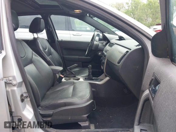 2008 Ford Focus SE with VIN 1FAHP35NX8W152337, listed as a IAAI auction lot 42114878 with 239,583 mi miles. Bid and sale history available at carsss.com. Image 5.