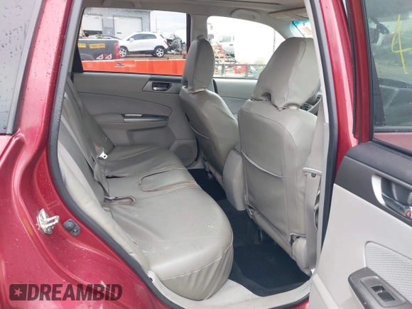 2013 Subaru Forester 2.5X Premium with VIN JF2SHADC9DH433403, listed as a IAAI auction lot 41921603 with 164,417 mi miles. Bid and sale history available at carsss.com. Image 8.