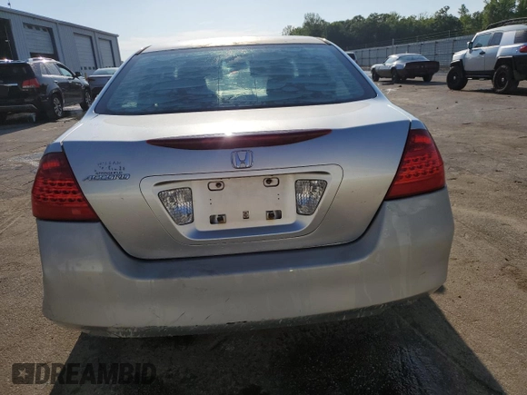 2006 Honda Accord LX SE z VIN 1HGCM55336A121367, wystawiony jako Copart lot #53382145 z przebiegiem 271 736 mil mil oraz Szkoda całkowita • Salvage title. Historia ofert i sprzedaży dostępna na DreamBid. Obrazek 6.