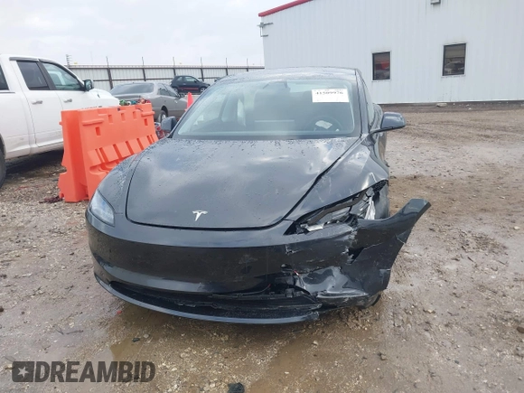 2025 Tesla Model 3 Long Range with VIN 5YJ3E1EA5SF911256, listed as a IAAI auction lot 41509976 with 1,806 mi miles. Bid and sale history available at carsss.com. Image 11.