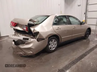 2005 Honda Accord LX z VIN 1HGCM56475A017843, wystawiony jako IAAI lot #42211699 z przebiegiem 110 346 mil mil oraz . Historia ofert i sprzedaży dostępna na DreamBid. Obrazek 4.
