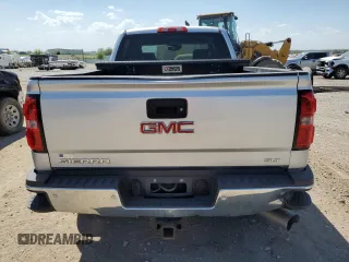 2016 GMC Sierra 2500HD SLT z VIN 1GT12TE84GF263081, wystawiony jako Copart lot #52894245 z przebiegiem 137 673 mil mil oraz Szkoda całkowita • Salvage title. Historia ofert i sprzedaży dostępna na DreamBid. Obrazek 6.