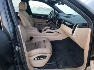 2019 Porsche Cayenne E-Hybrid Hybrid z VIN WP1AE2AY8KDA51813, wystawiony jako Copart lot #61815212 z przebiegiem Nie podano mil oraz . Historia ofert i sprzedaży dostępna na DreamBid. Obrazek 5.