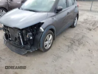2020 Nissan Kicks S z VIN 3N1CP5BV9LL530914, wystawiony jako IAAI lot #41963479 z przebiegiem 93 062 mil mil oraz . Historia ofert i sprzedaży dostępna na DreamBid. Obrazek 2.