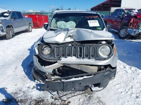 2016 Jeep Renegade Sport with VIN ZACCJBAT8GPC79331, listed as a IAAI auction lot 41363699 with 174,603 mi miles. Bid and sale history available at carsss.com. Image 12.