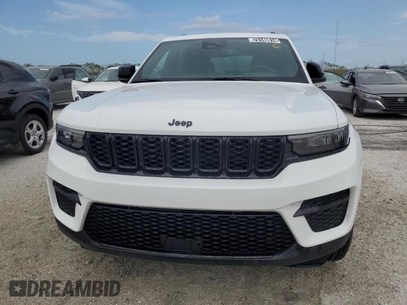 2024 Jeep Grand Cherokee Altitude with VIN 1C4RJGAG5R8546493, listed as a Copart auction lot 75140814 with 11,611 mi miles and Non repairable. Bid and sale history available at DreamBid. Image 5.