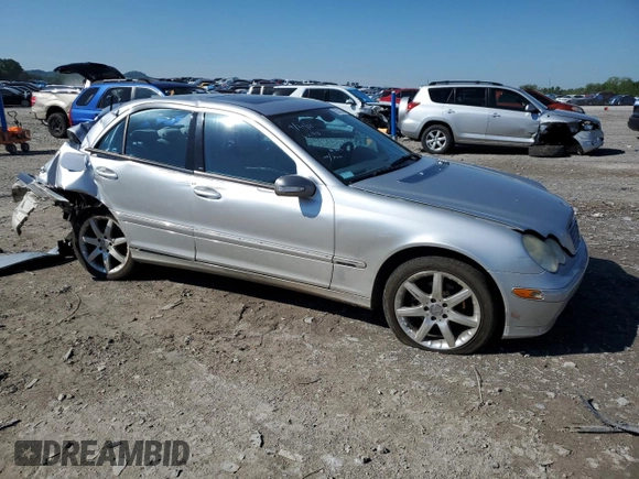 2004 Mercedes-Benz C 230 Kompressor z VIN WDBRF40J44F449334, wystawiony jako Copart lot #55531205 z przebiegiem 234 285 mil mil oraz Szkoda całkowita • Salvage title. Historia ofert i sprzedaży dostępna na DreamBid. Obrazek 4.