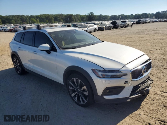 2020 Volvo V60 z VIN YV4102WK4L1031160, wystawiony jako Copart lot #64443443 z przebiegiem 41 648 mil mil oraz . Historia ofert i sprzedaży dostępna na DreamBid. Obrazek 4.