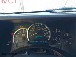 2005 Hummer H2 SUT with VIN 5GRGN22UX5H106653, listed as a IAAI auction lot 42015559 with 180,519 mi miles. Bid and sale history available at carsss.com. Image 7.