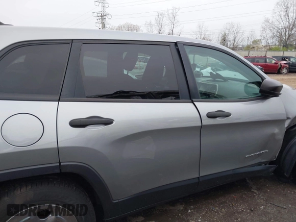 2016 Jeep Cherokee Sport with VIN 1C4PJMAB7GW276671, listed as a IAAI auction lot 42016498 with 201,410 mi miles. Bid and sale history available at carsss.com. Image 14.