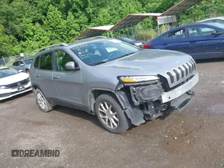 2017 Jeep Cherokee Latitude z VIN 1C4PJLCB4HW559926, wystawiony jako IAAI lot #42357305 z przebiegiem 106 188 mil mil oraz . Historia ofert i sprzedaży dostępna na DreamBid. Obrazek 1.
