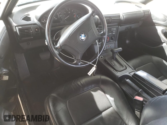 1996 BMW 3 Series Z3 1.9 z VIN 4USCH7328TLB69422, wystawiony jako Copart lot #48329065 z przebiegiem 113 187 mil mil oraz Szkoda całkowita • Salvage title. Historia ofert i sprzedaży dostępna na DreamBid. Obrazek 8.